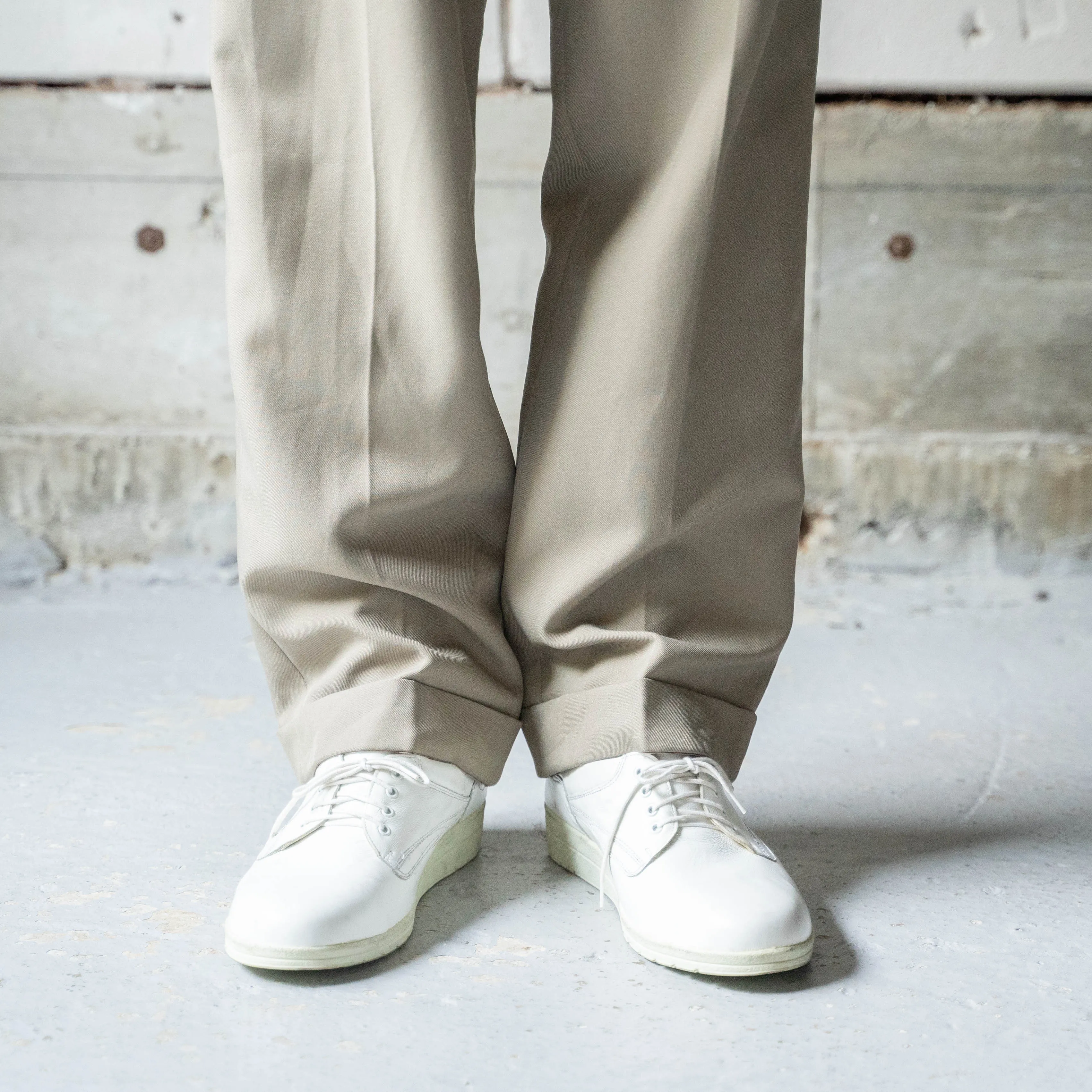 2000s Europe white color leather sneaker