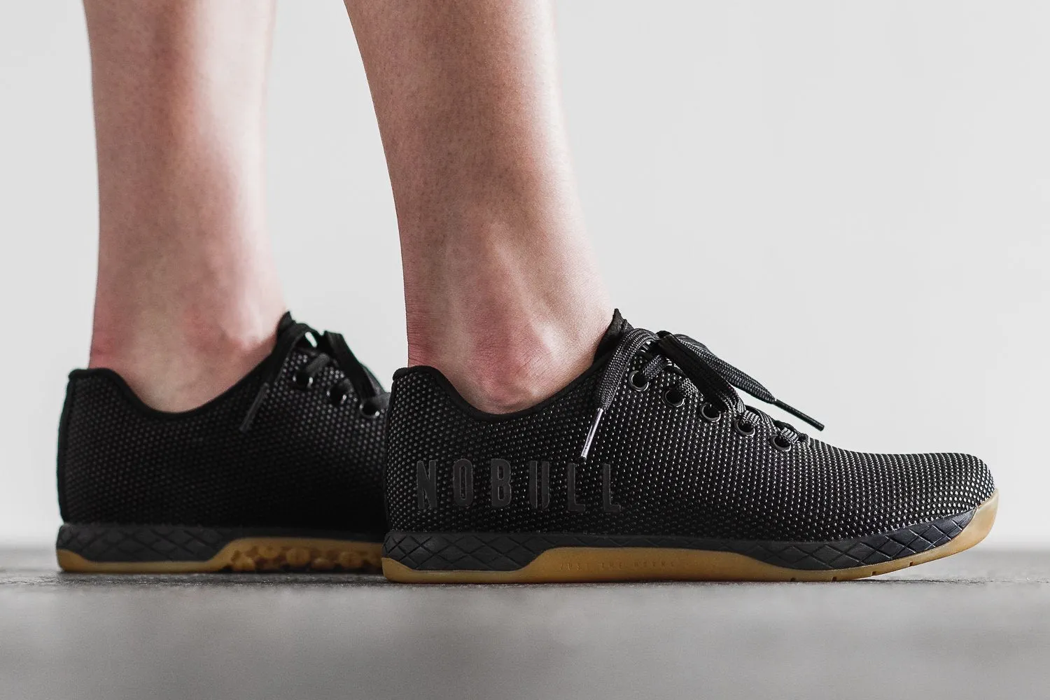 BLACK GUM TRAINER (WOMEN'S)