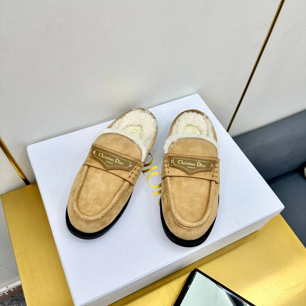 CD Boy Mule In Beige Vintage Suede With Wool Fleece Lining 111830