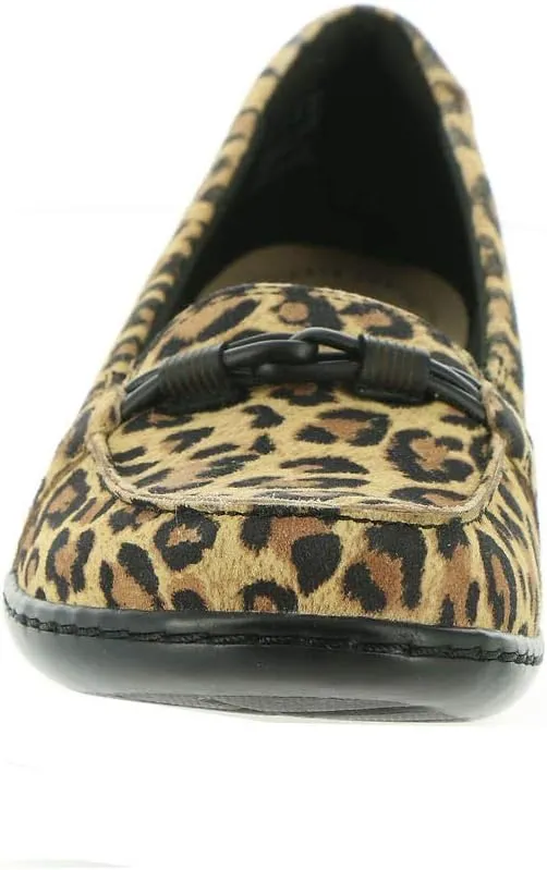 Clarks Women's Ashland Ballot Leather-9W Loafer