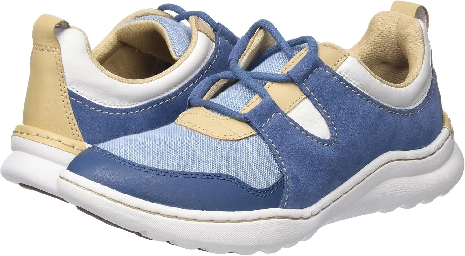 Clarks Women's Flat Sneaker