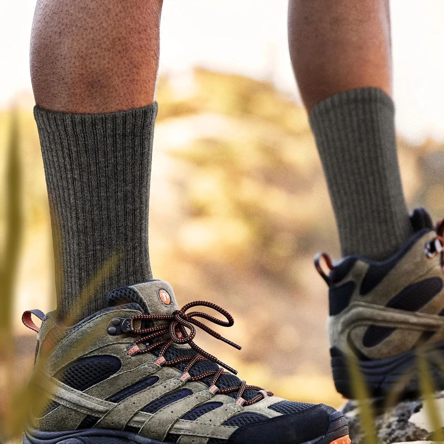 CLOSEMATE Mens Merino Wool Winter Thermal Crew Socks Cushioned Anti Blister Moisture Wicking for Hiking Sports 3 Pairs