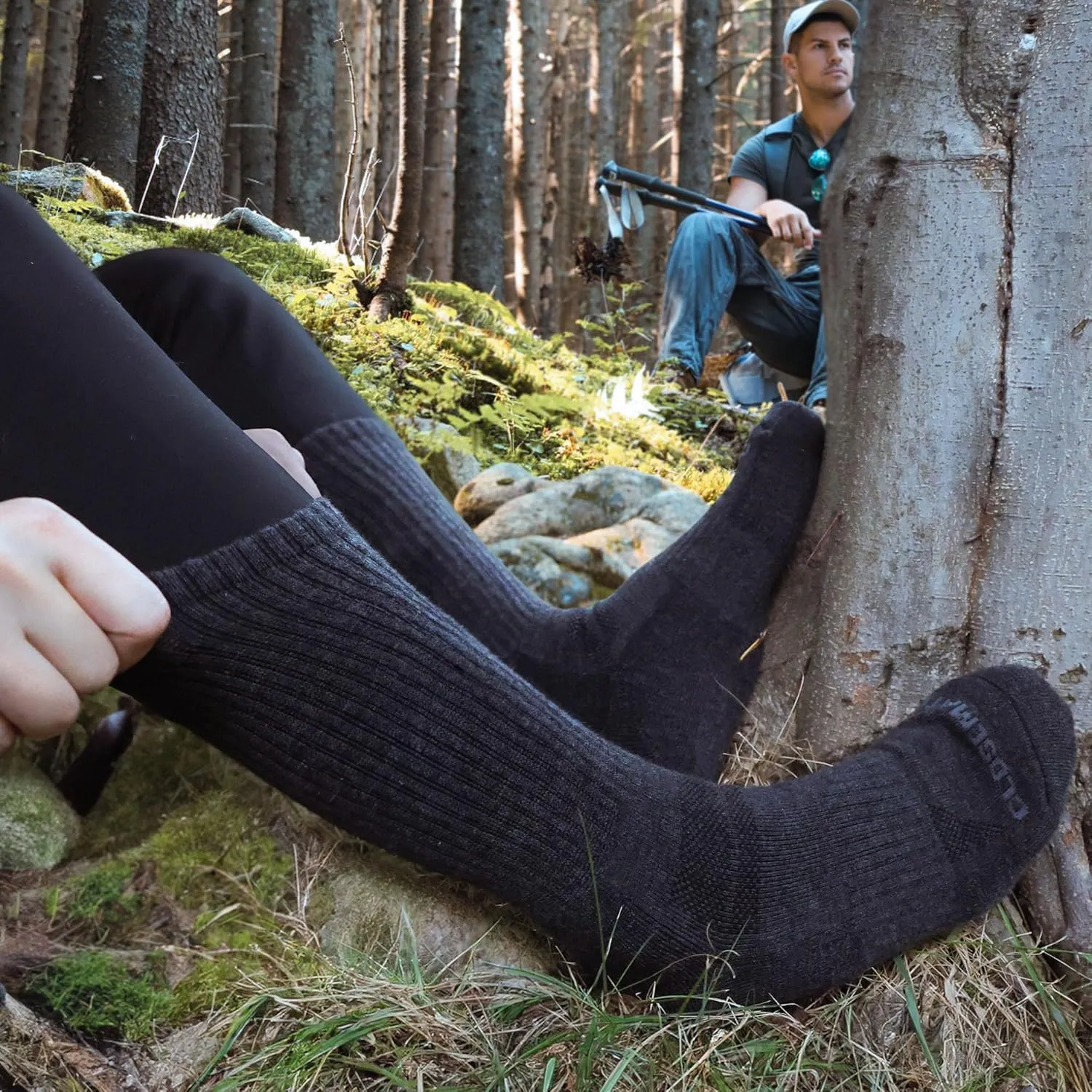 CLOSEMATE Mens Merino Wool Winter Thermal Crew Socks Cushioned Anti Blister Moisture Wicking for Hiking Sports 3 Pairs
