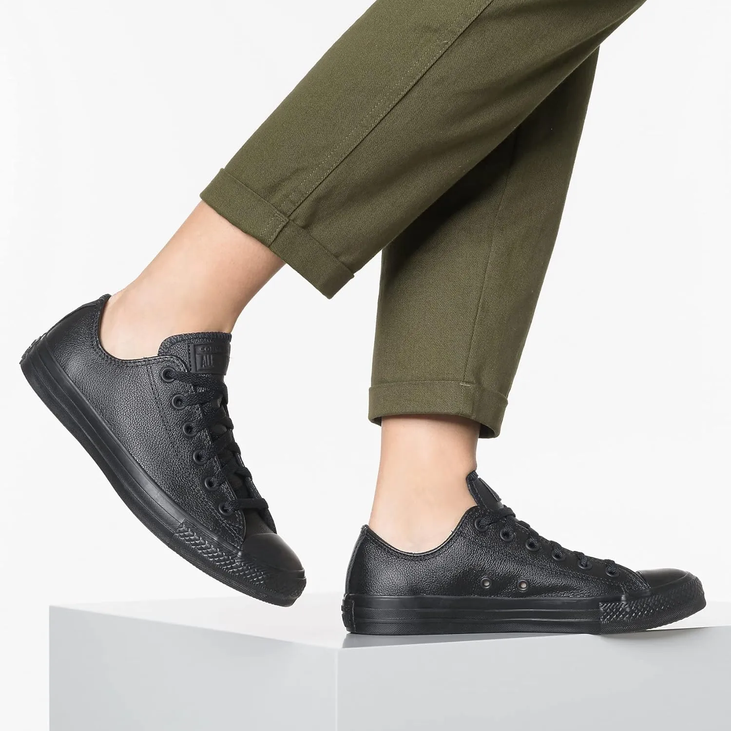 Converse Chuck Taylor All Star Leather Low Top