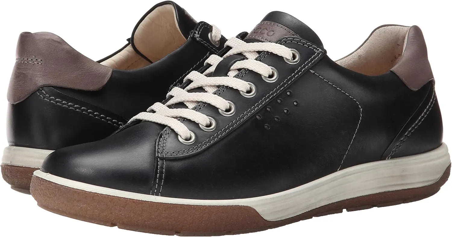 ECCO Women's Chase II Tie Sneaker