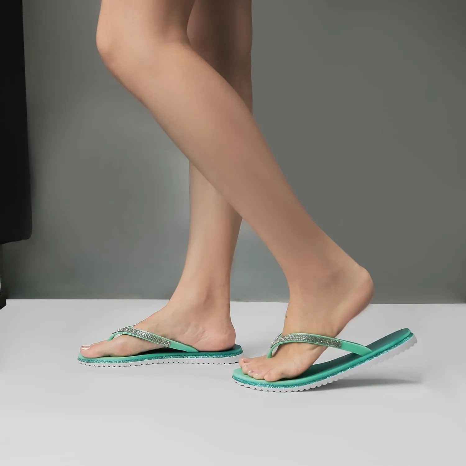 Flip Flops for Women.Comfortable Walking Flat Sandals.Beach Summer Casual Slide Sandals.Fashion Design for Indoor Outdoor