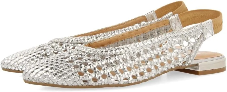 GIOSEPPO Women's Undercut Ballet Flat
