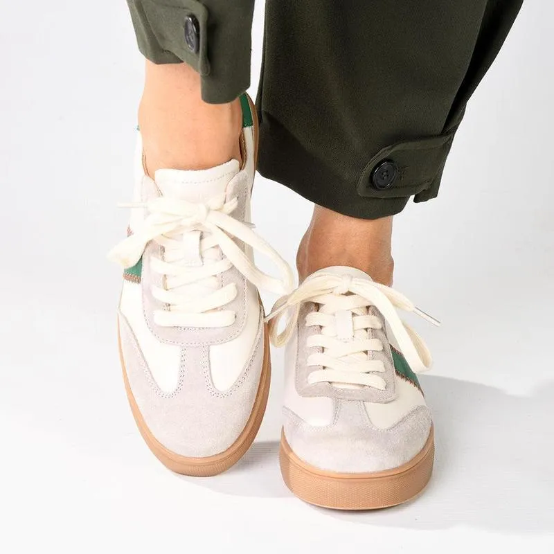 Julz Kennedy Leather Sneaker - Biege / Green Strip