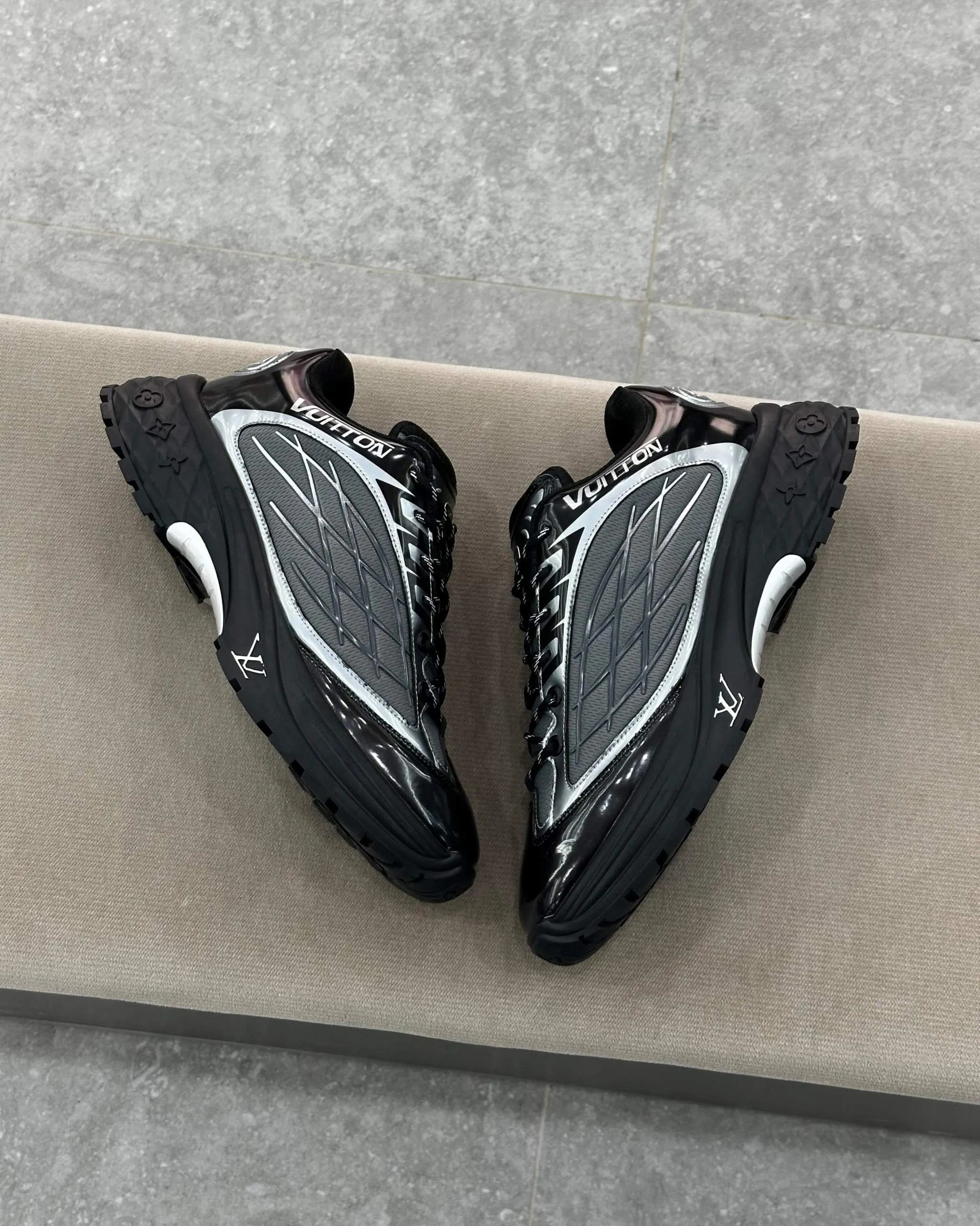 LV Discovery Lace Up