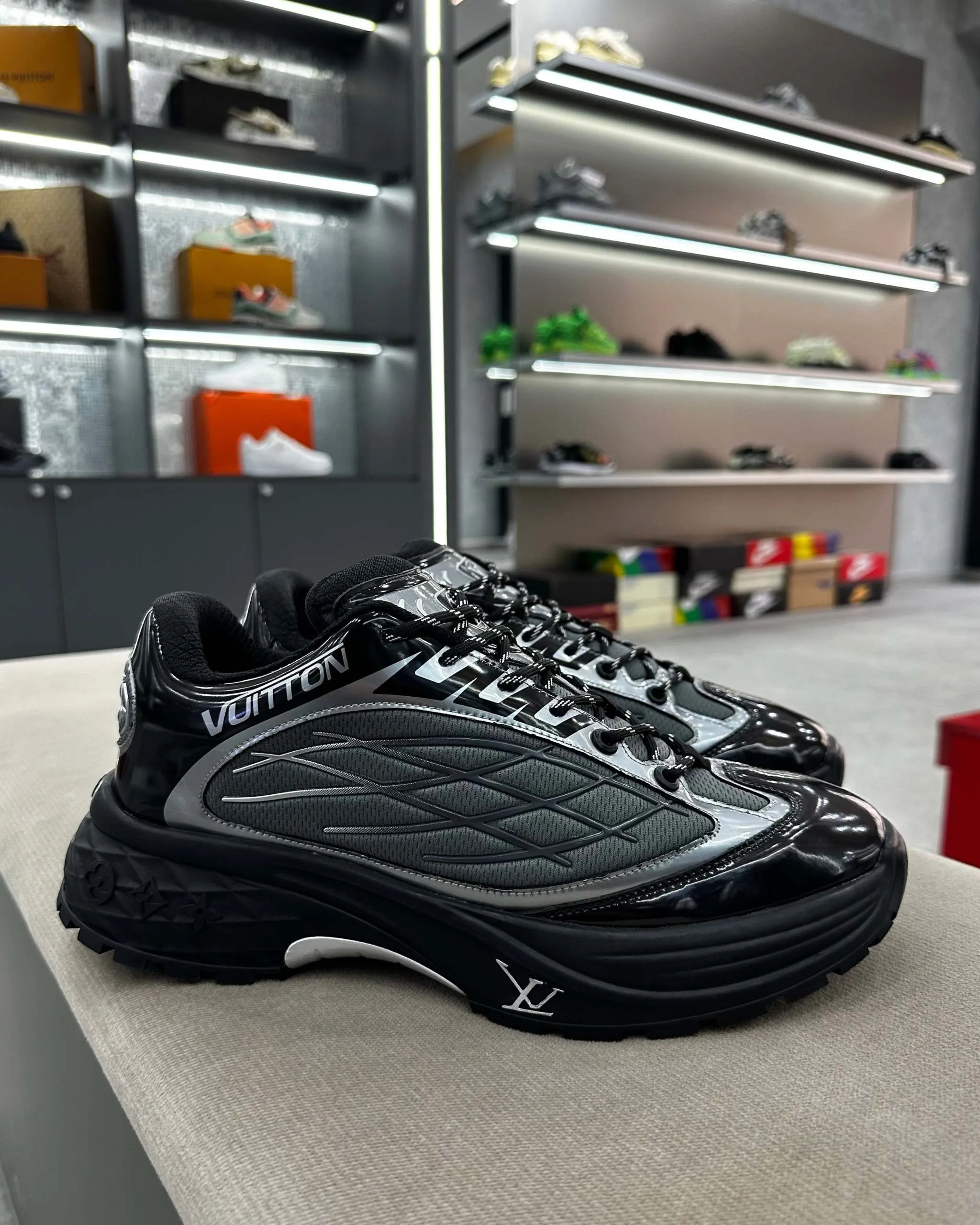 LV Discovery Lace Up