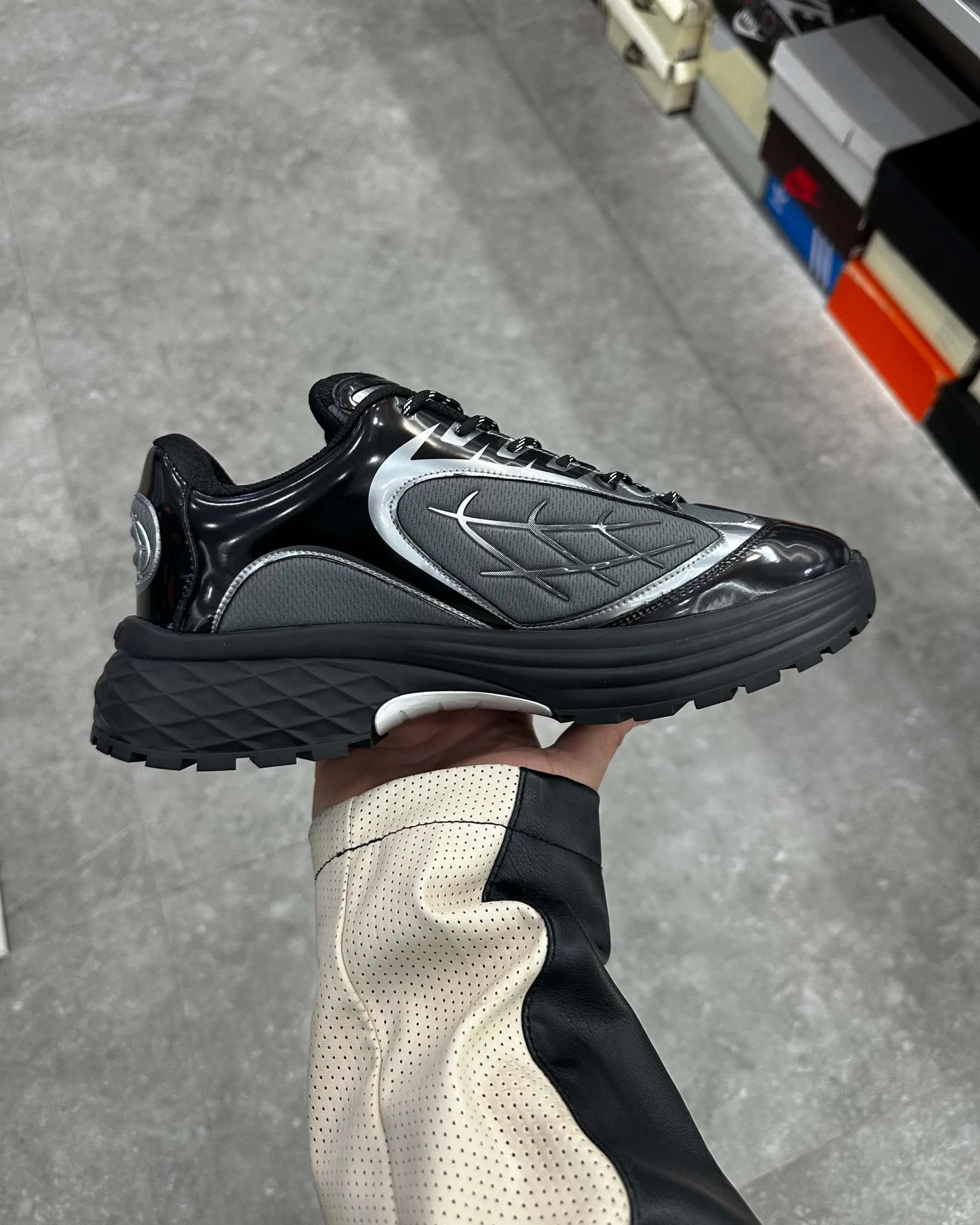 LV Discovery Lace Up