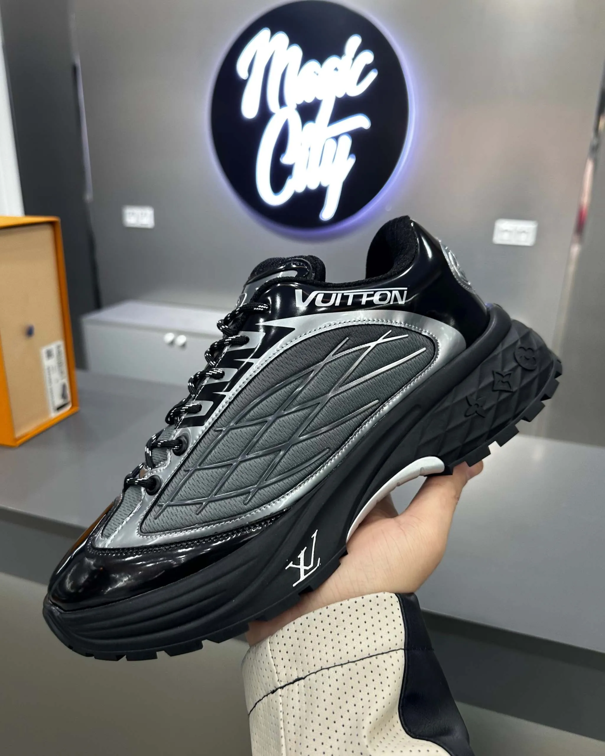 LV Discovery Lace Up