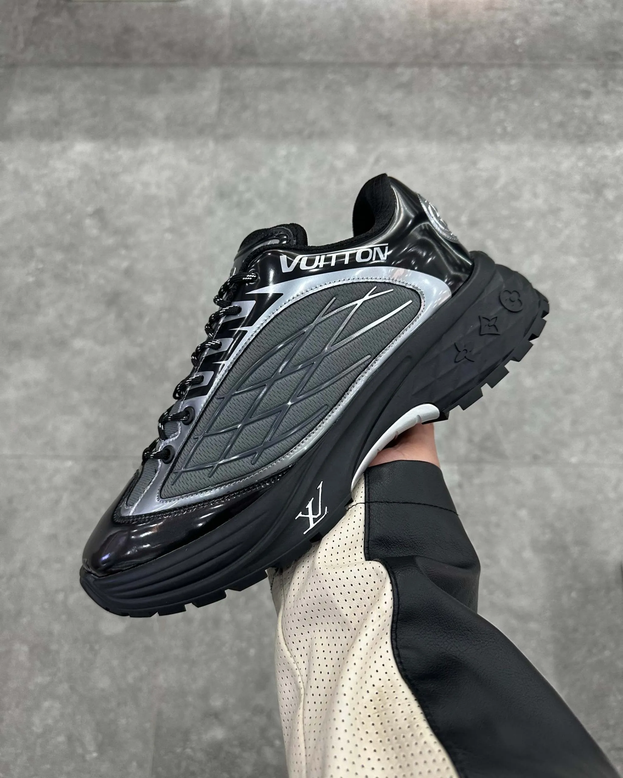 LV Discovery Lace Up