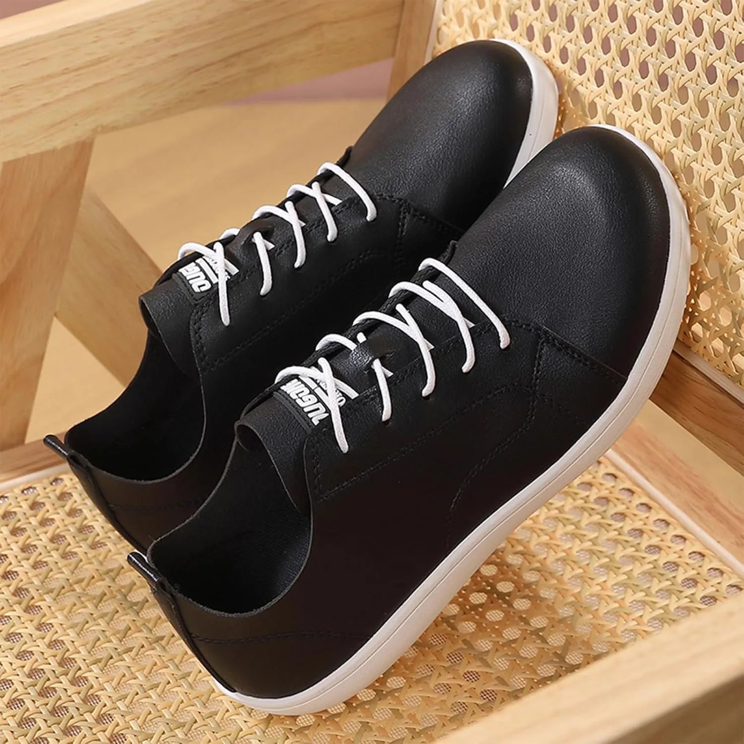 Men's Leather Wide Toe Minimalist Barefoot Shoes Casual Lace-Up Lightweight Zero Drop Sole Walking Running Shoes Comfortable Gym Trail Trainer Sneakers