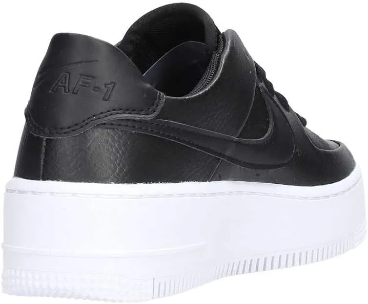 NIKE Women's Sneaker