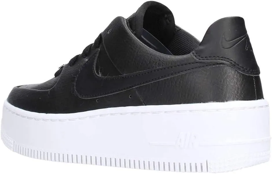NIKE Women's Sneaker