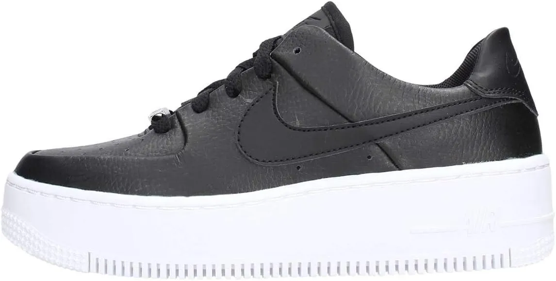 NIKE Women's Sneaker