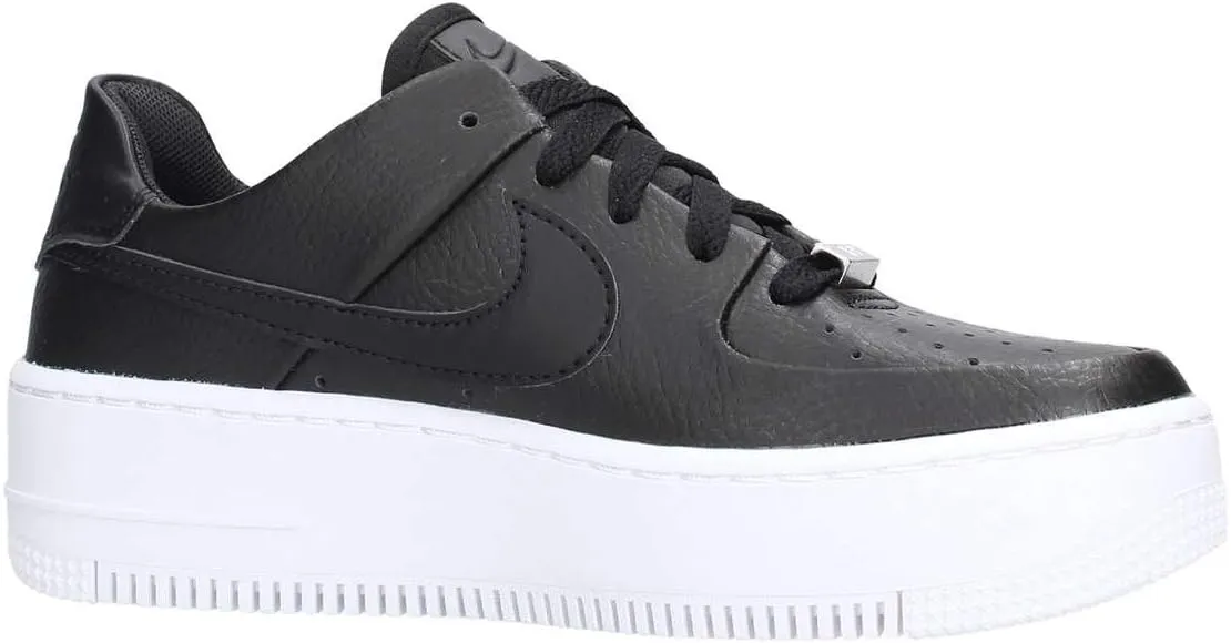 NIKE Women's Sneaker