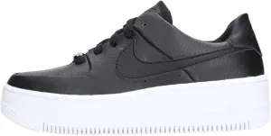 NIKE Women's Sneaker