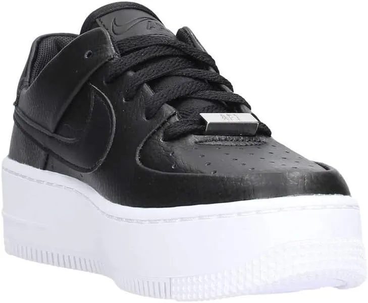 NIKE Women's Sneaker