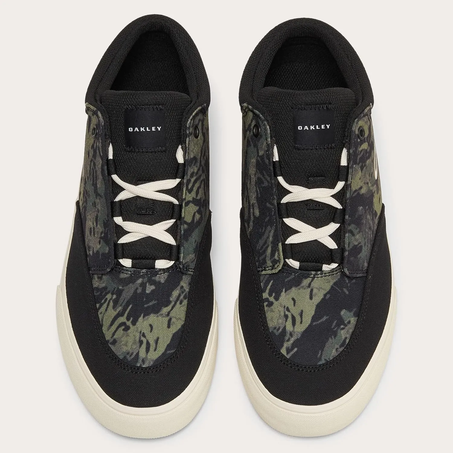 Oakley Men's Banks Low Canvas Sneaker