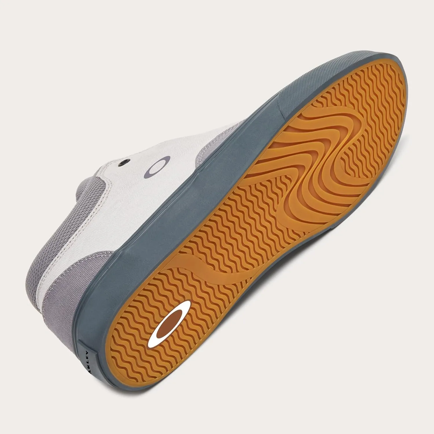 Oakley Men's Banks Low Canvas Sneaker