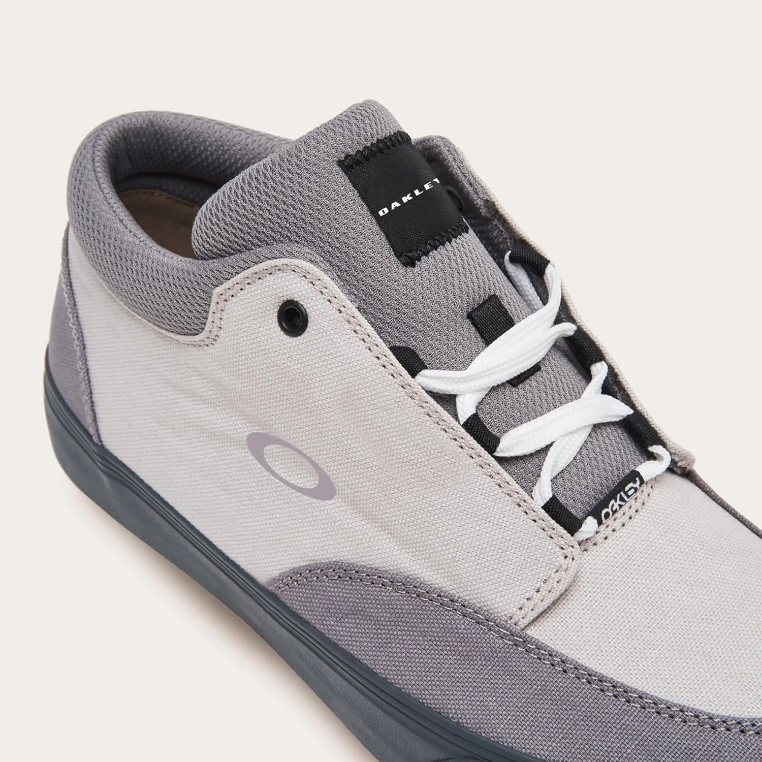 Oakley Men's Banks Low Canvas Sneaker