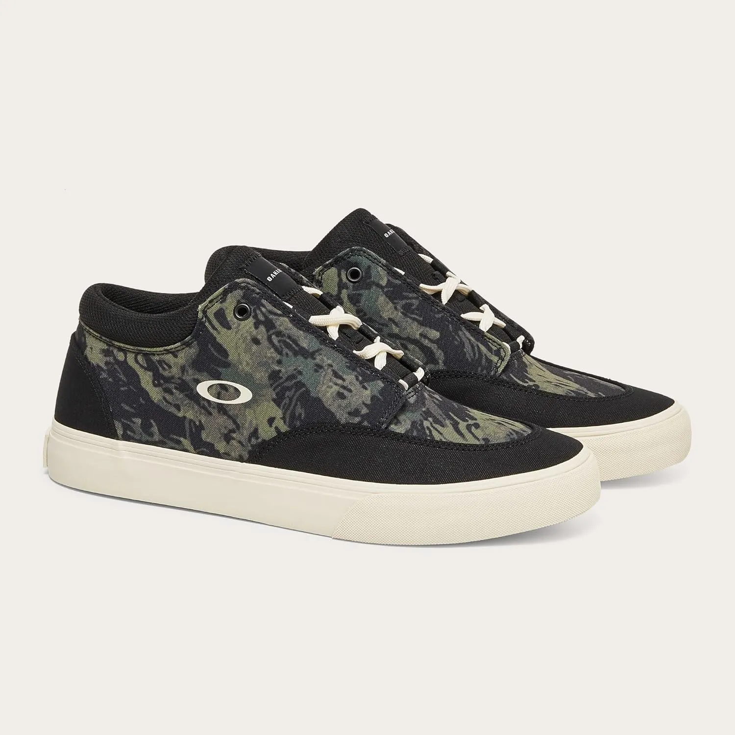 Oakley Men's Banks Low Canvas Sneaker