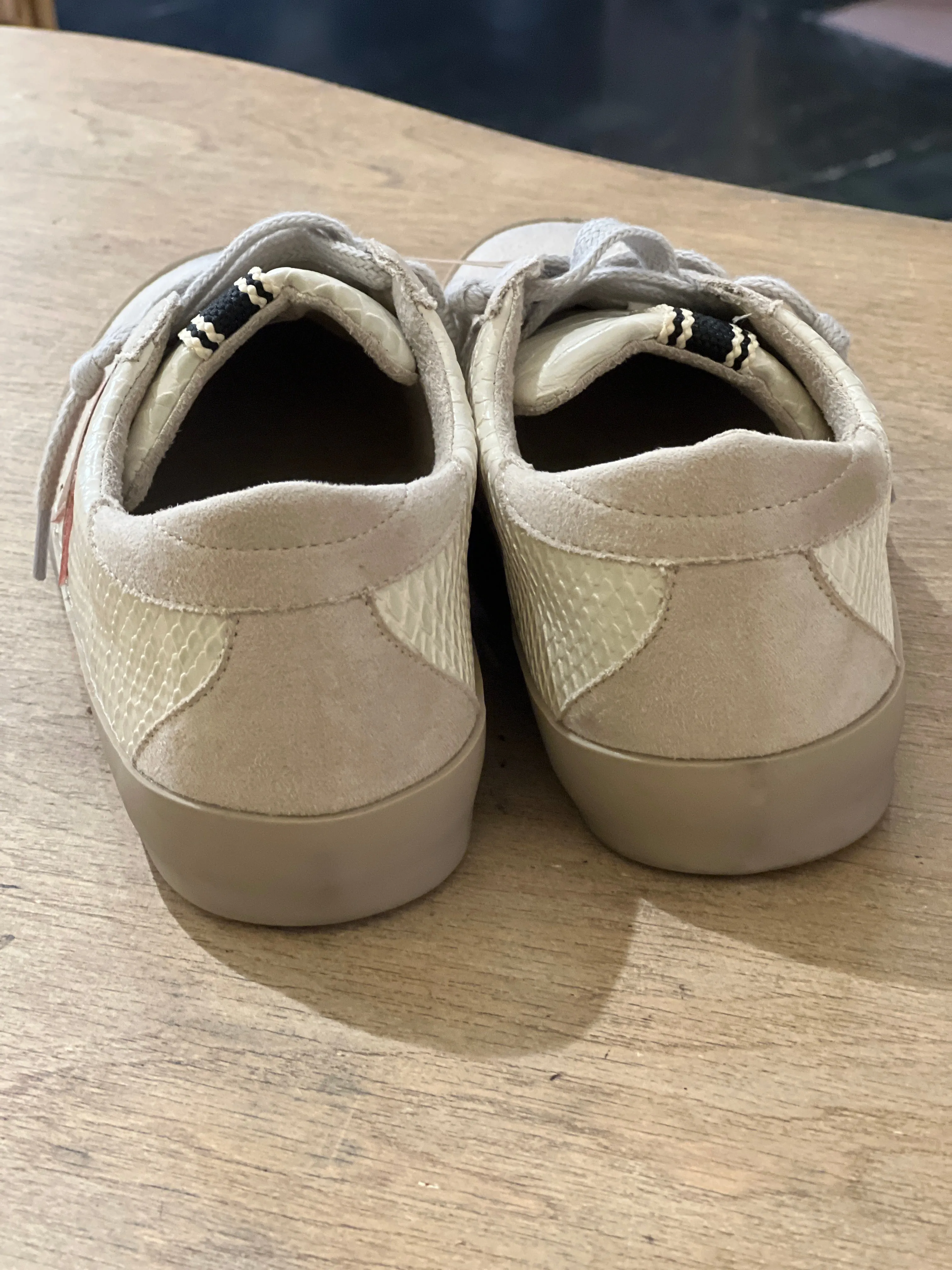 PAULA OFF WHITE SNAKE SNEAKER