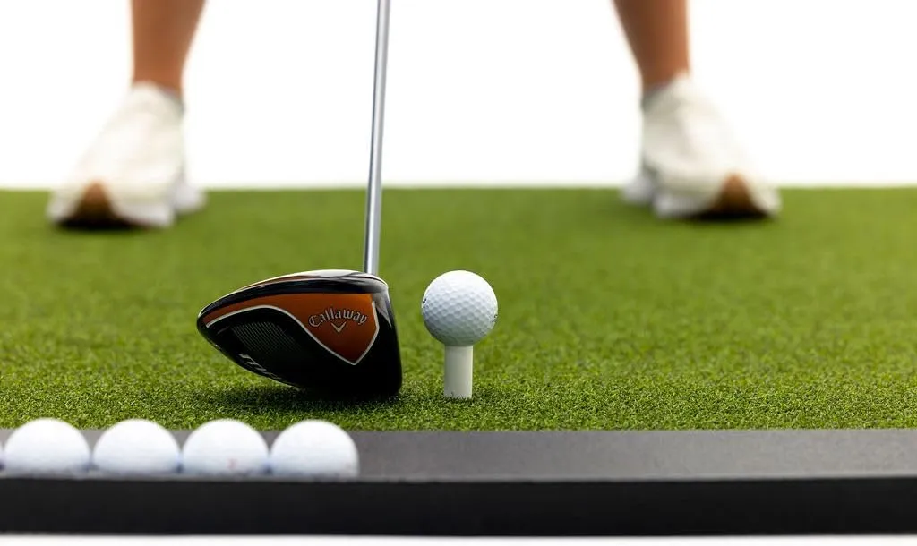 Premium Turf Indoor/Outdoor Golf Mat. Bonus Tray   3 Tees