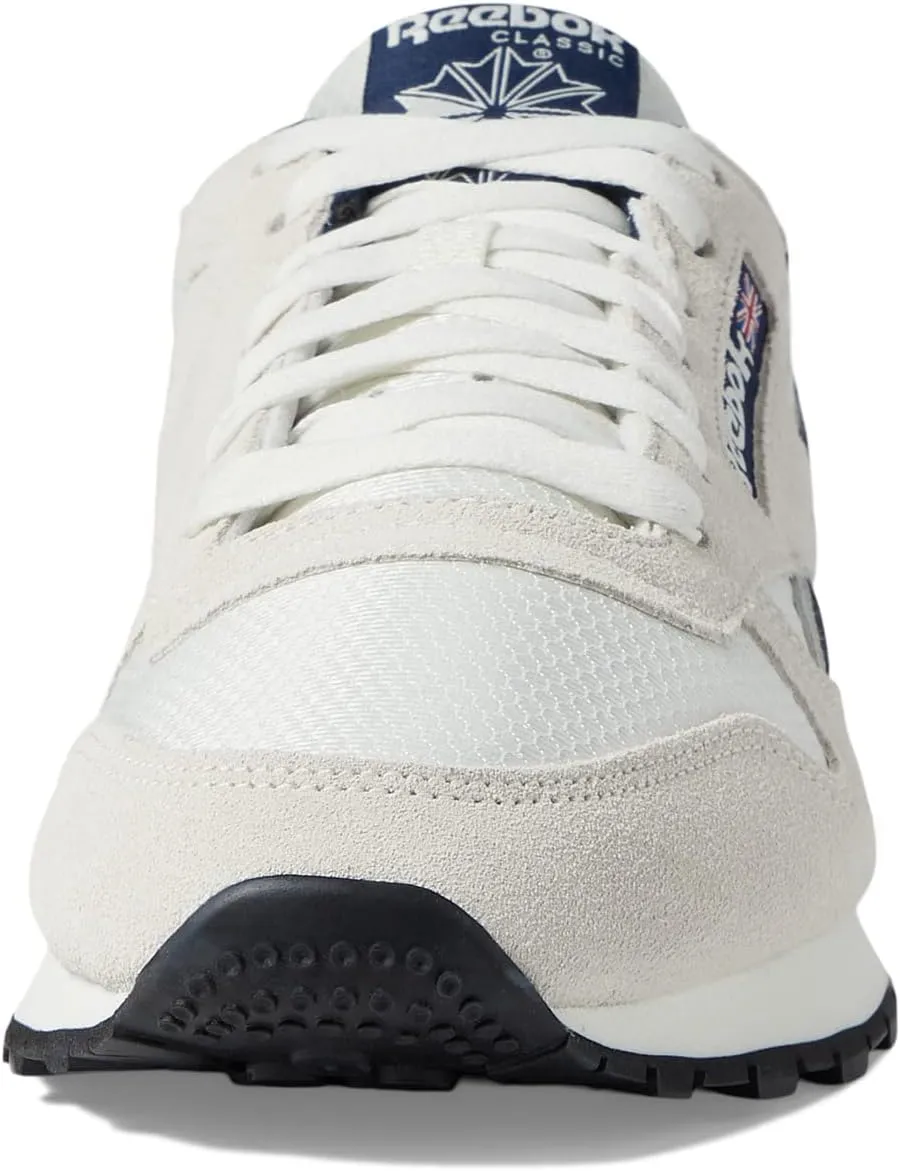 Reebok Unisex-Adult Classic Leather V1 Sneaker