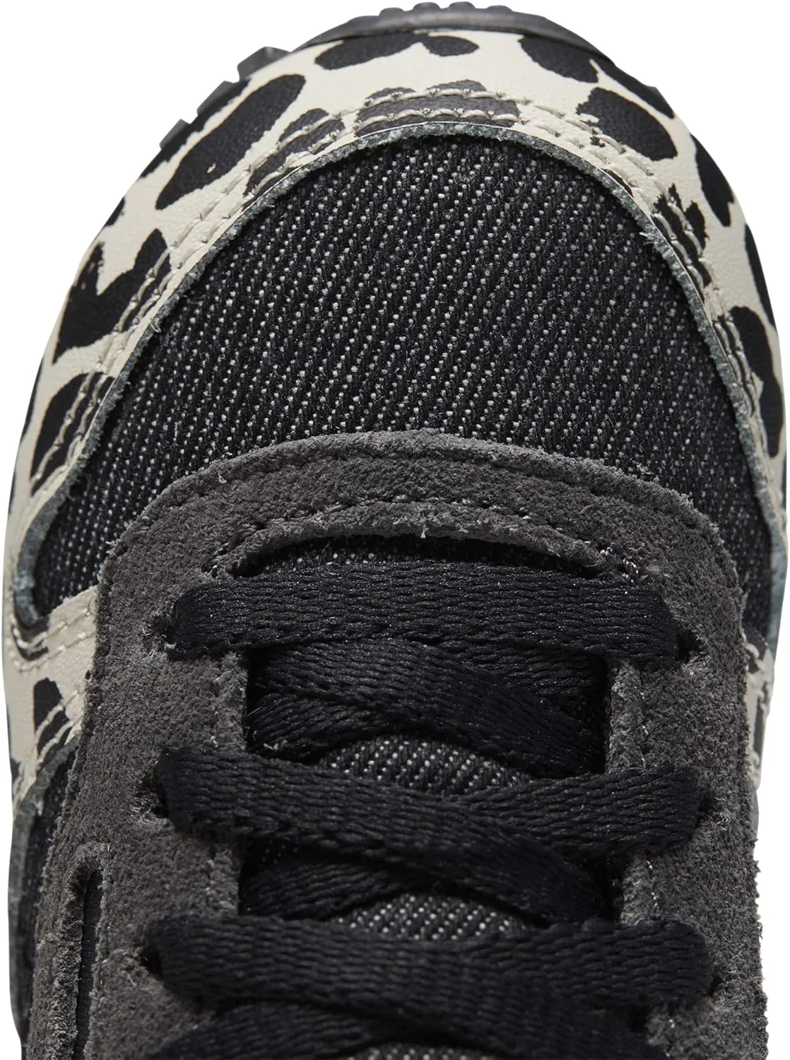 Reebok Unisex-Child Classic Leather Sneaker