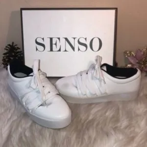Senso Arna Leather Lace Up Platform Sneakers