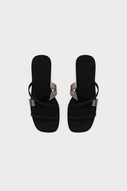STRAPPY FLAT SLIDE