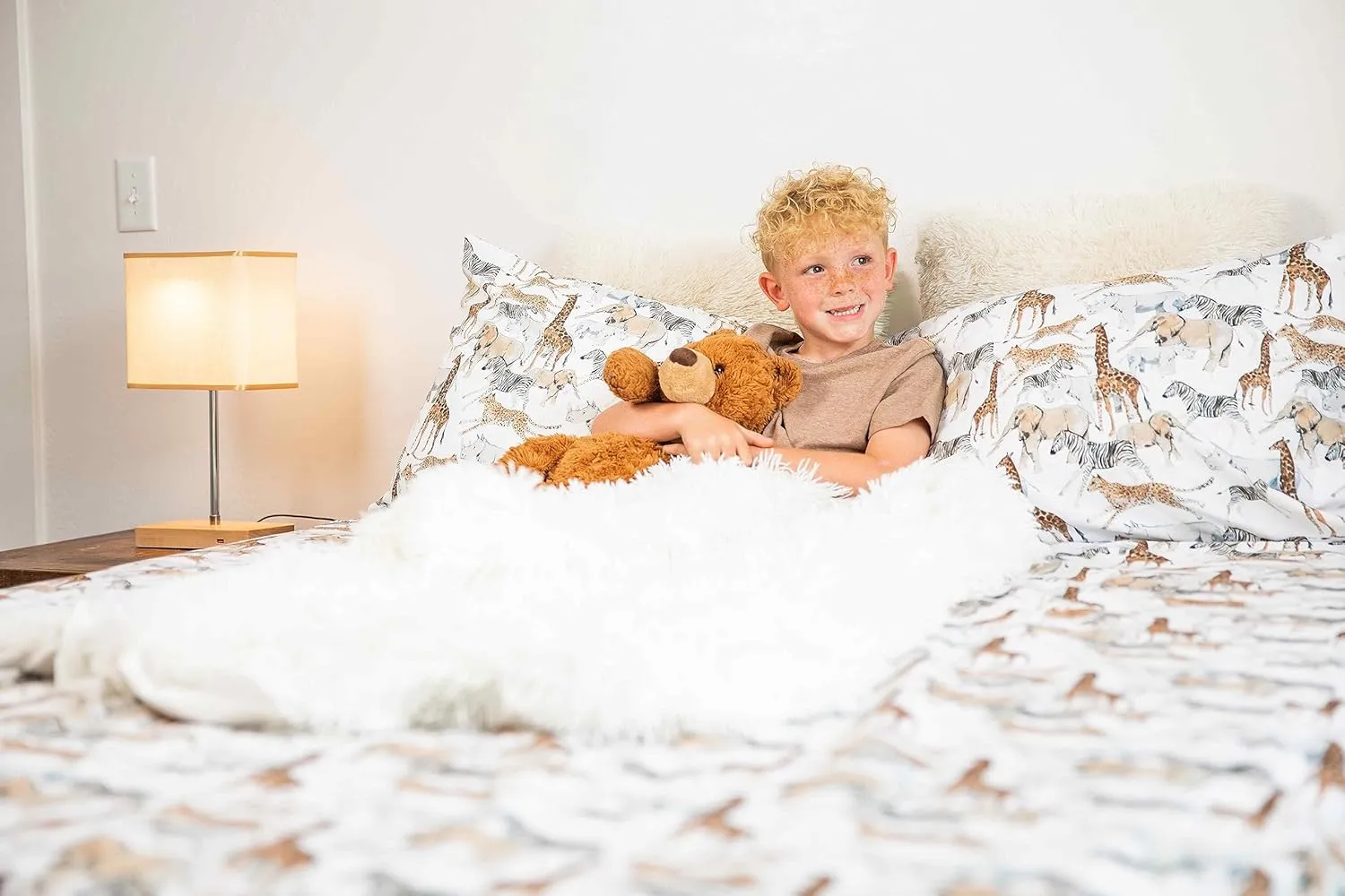 Where The Polka Dots Roam Safari Animals Full Bedsheet Set for Kids - Jungle Adventure Bedding for Explorers, Includes Fitted Sheet, Flat Sheet and Pillowcases - Wildlife Wonders Decor for Boys Room