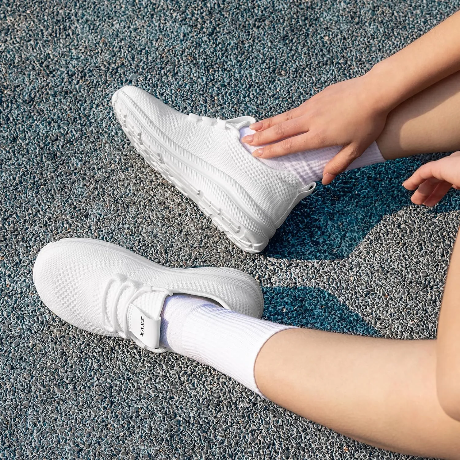 Wide Toe Box Shoes Women Non-Slip Wide Width Sneakers Ultra Light Extra Wide Road Running Shoes for Women Breathable Tennis Walking Gym Workout Trainer 6-12