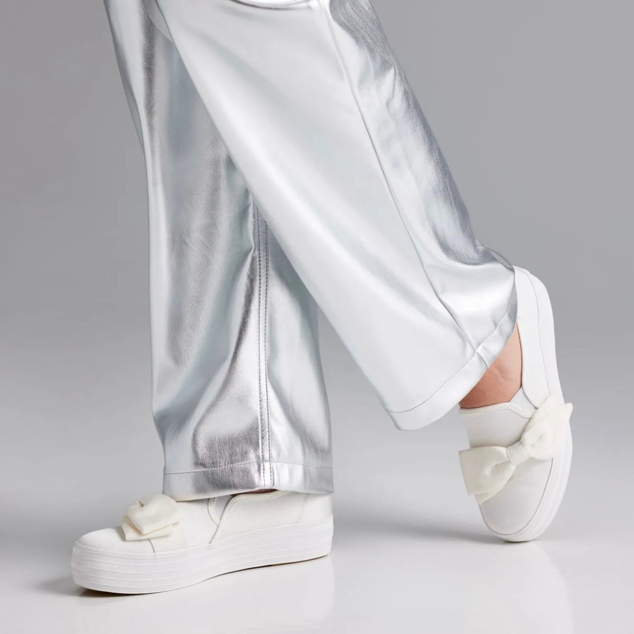 Women's Triple Decker Bow Cel White