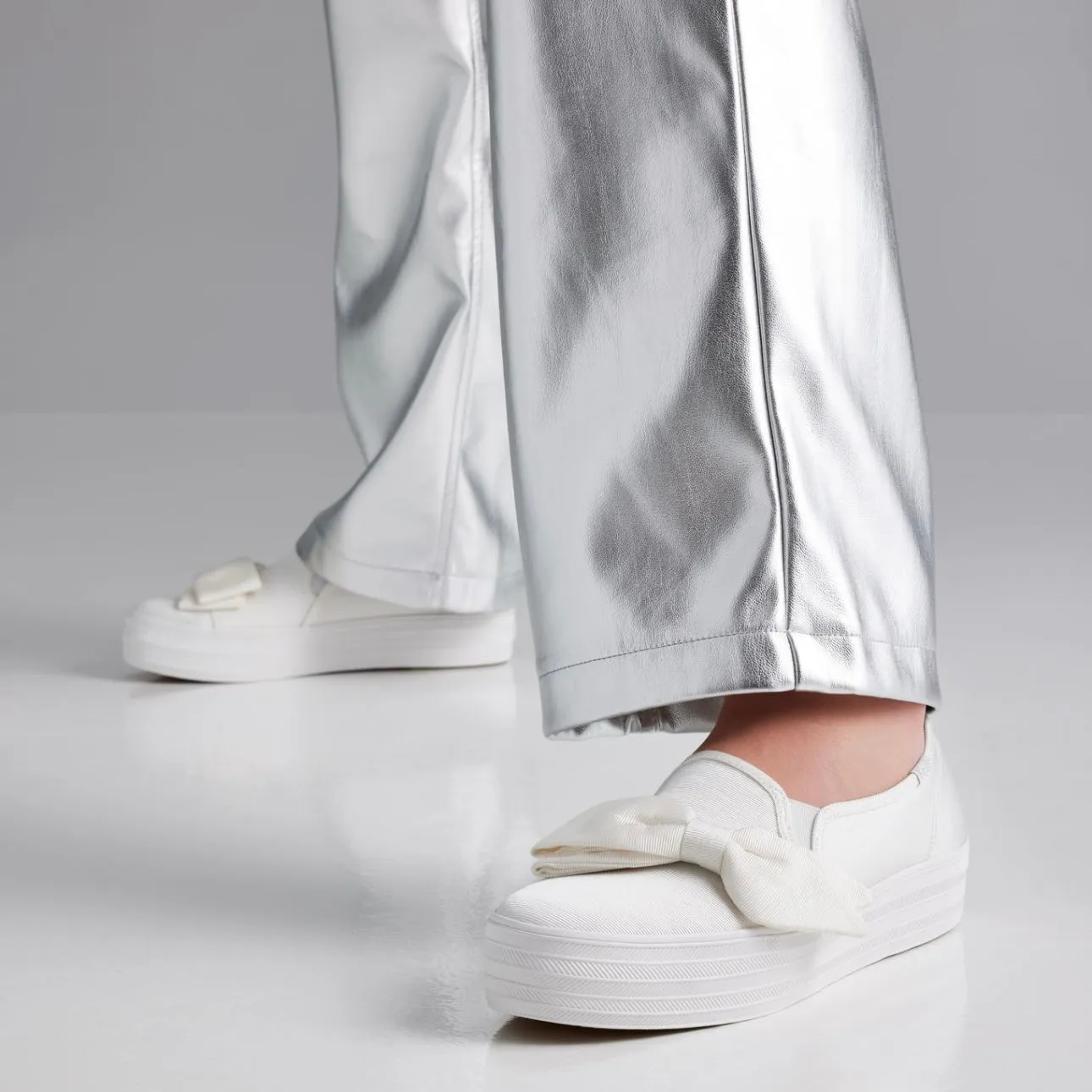 Women's Triple Decker Bow Cel White