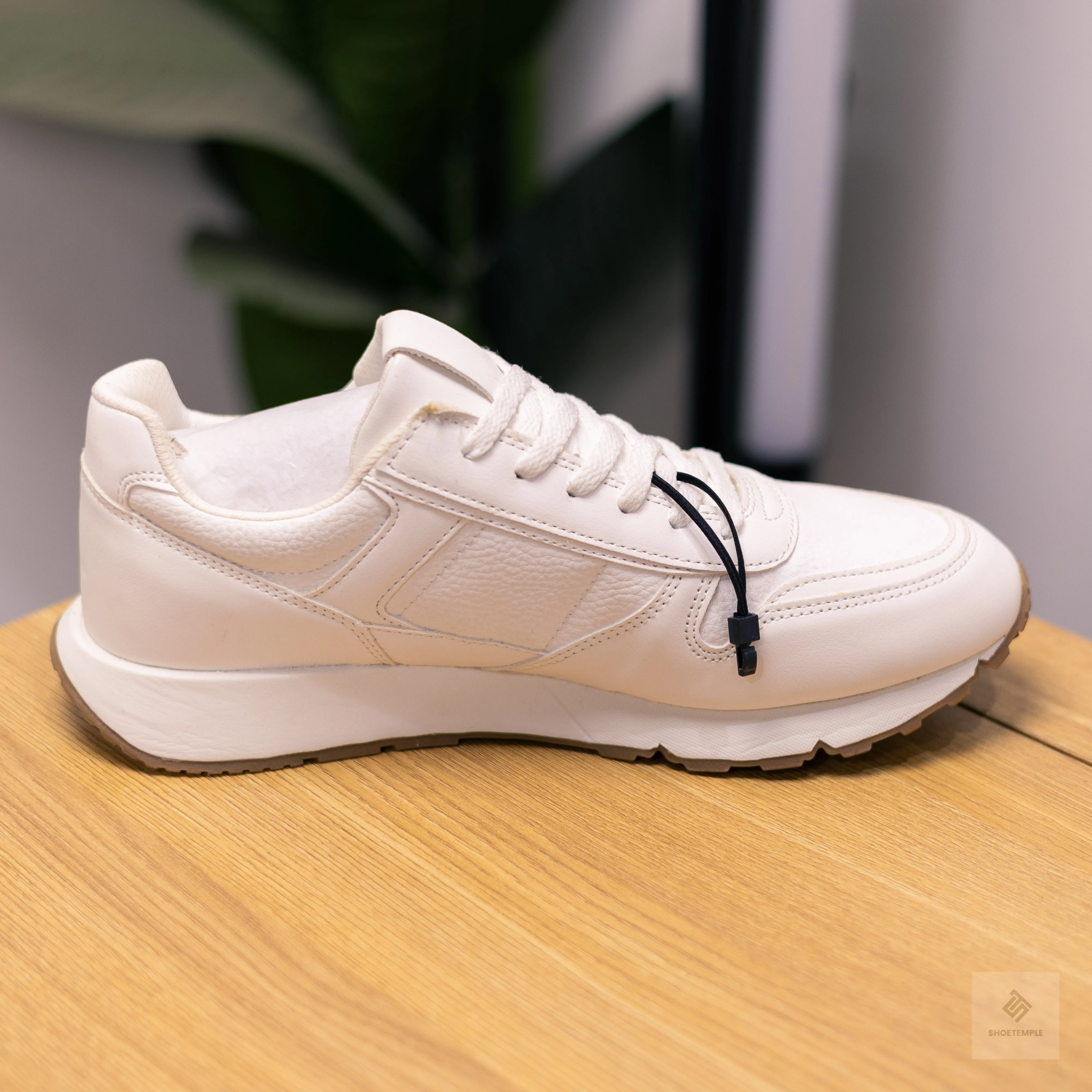 Zara Leather Sneaker
